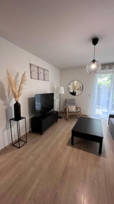 Appartement A Fleury-Merogis Proche De Paris Ngoại thất bức ảnh
